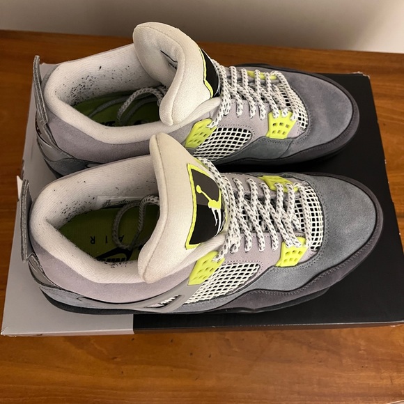 Men’s 10 - Jordan 4 Retro SE Neon 95 2020 CT5342-007 New Priced At $400+ main image 5